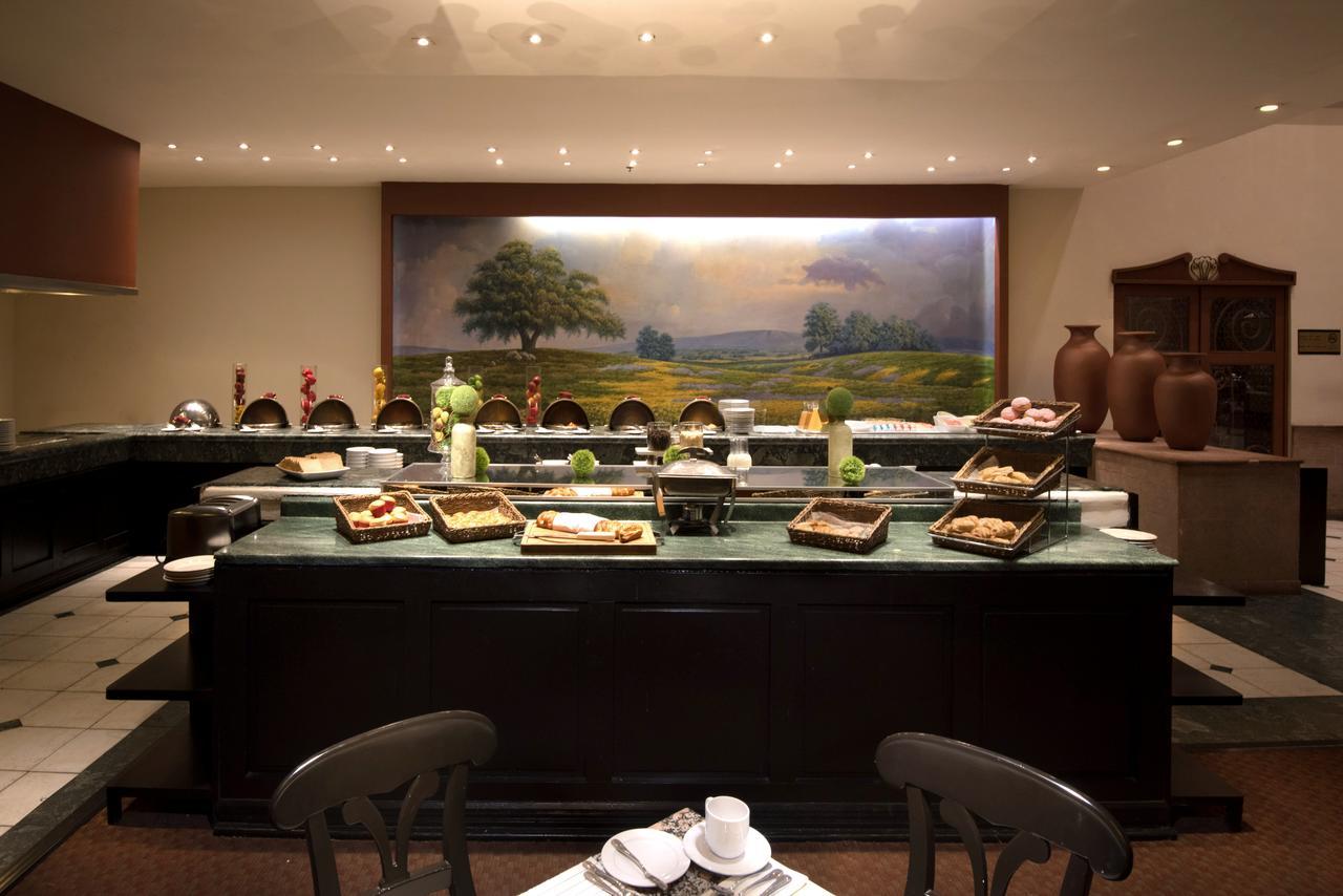 Krystal Monterrey Hotel Kültér fotó