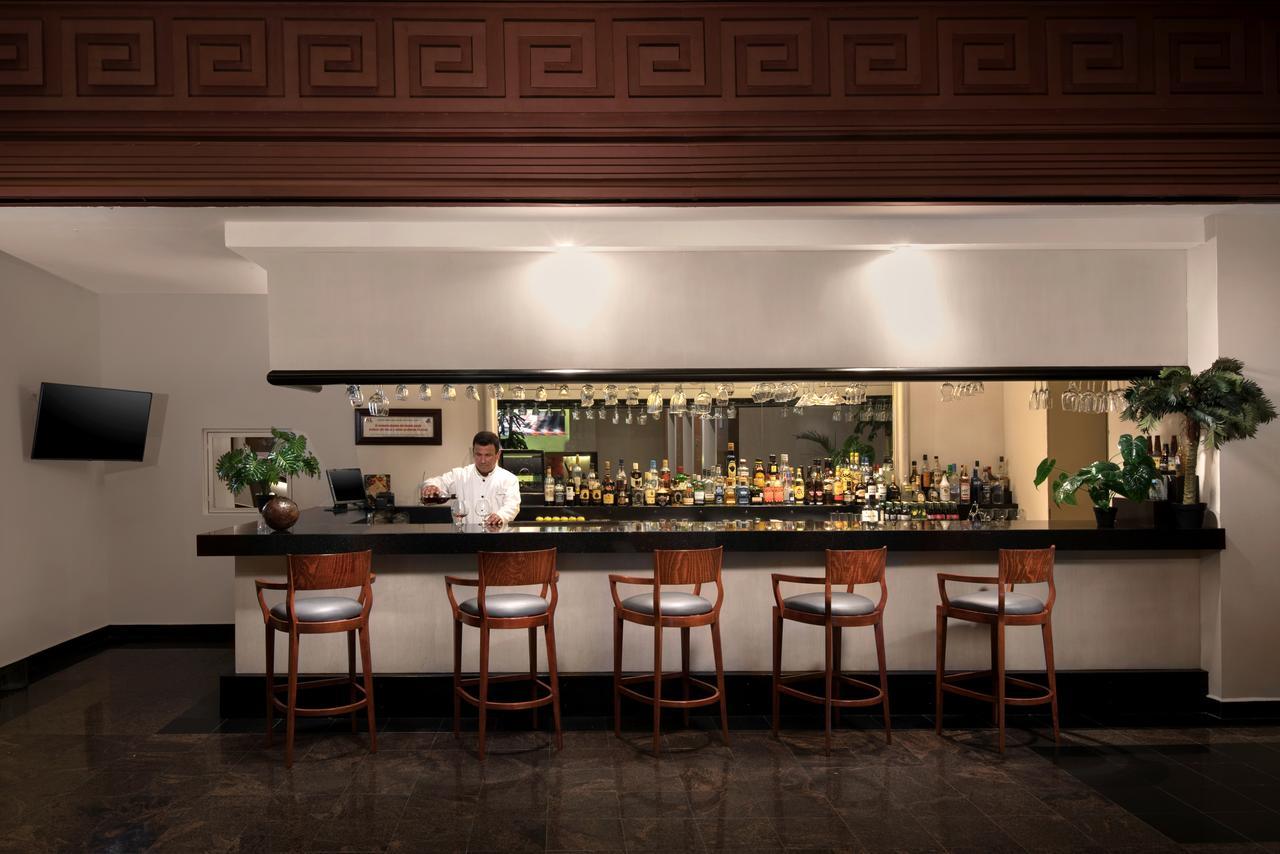 Krystal Monterrey Hotel Kültér fotó